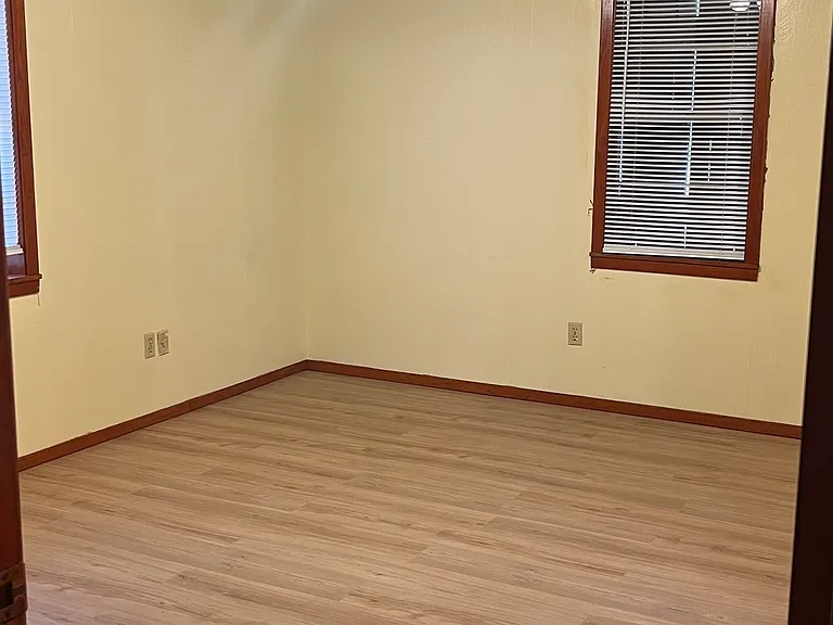 911 N Shireview Cir — Photo 9