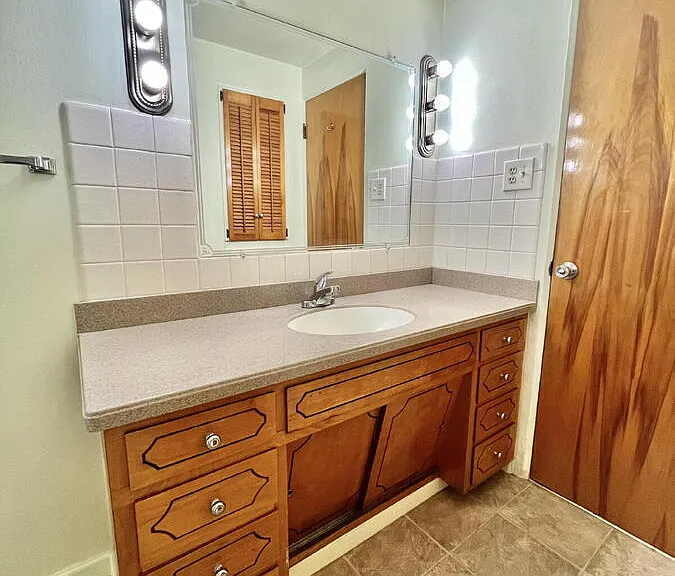 2204 Bainbridge Rd — Photo 23