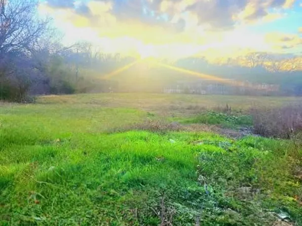 2244 Brookes St, Fort Worth, TX 76105