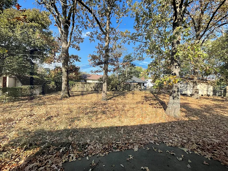 8213 Easy St — Photo 11