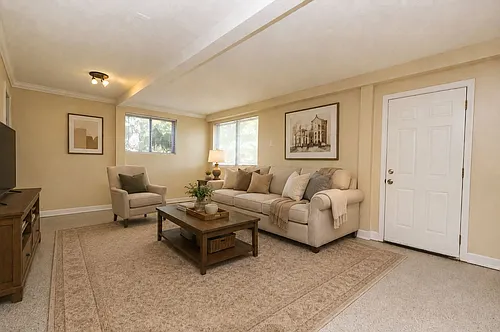 1309 Labrea Dr #B Photo 1