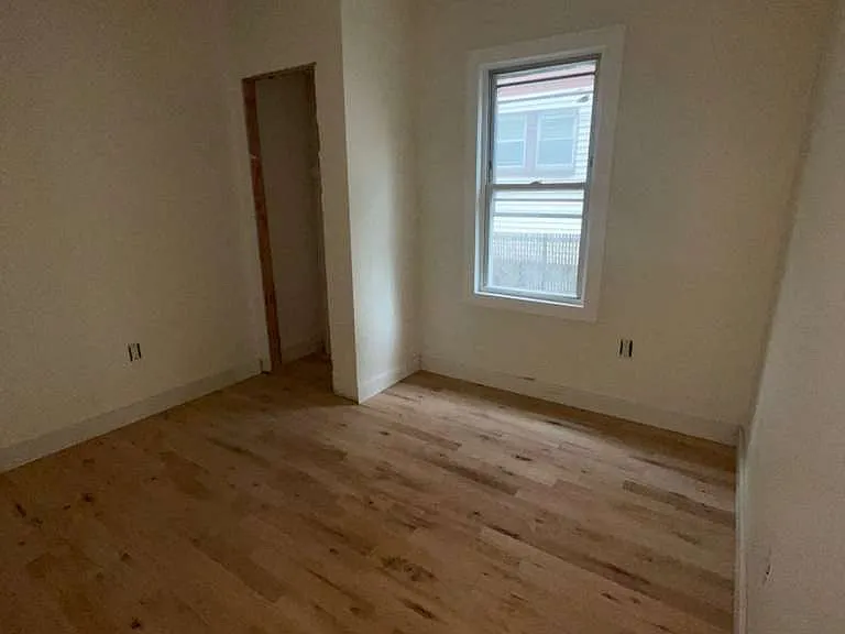 207 Hansbury Ave #1 — Photo 3
