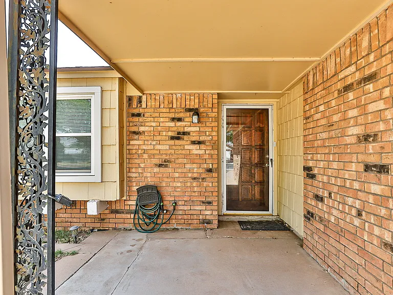8304 Fremont Ave — Photo 3