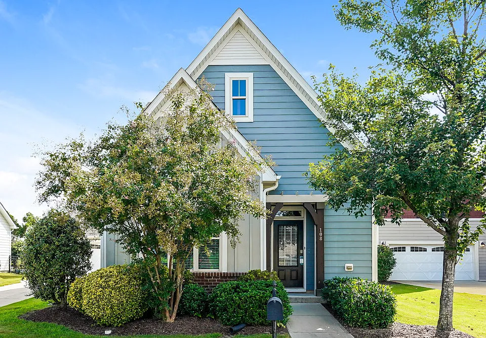 108 Heathwood Dr