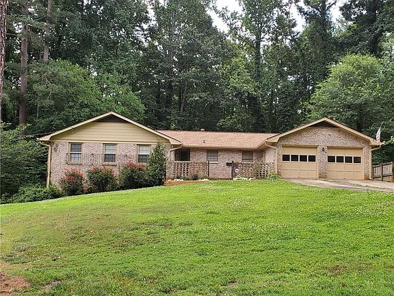 3rd image of 2772 Marcia Dr