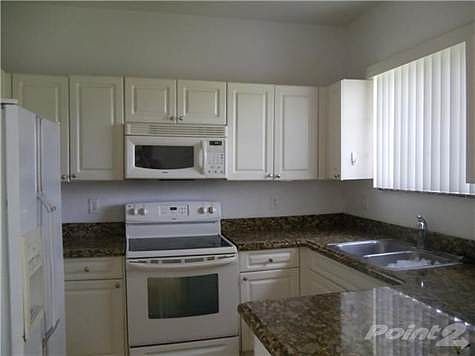 3rd image of 2711 NE 4th St Unit 101