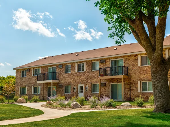 Apple Villa Apts., 7802 Whitney Dr #1, Saint Paul, MN 55124