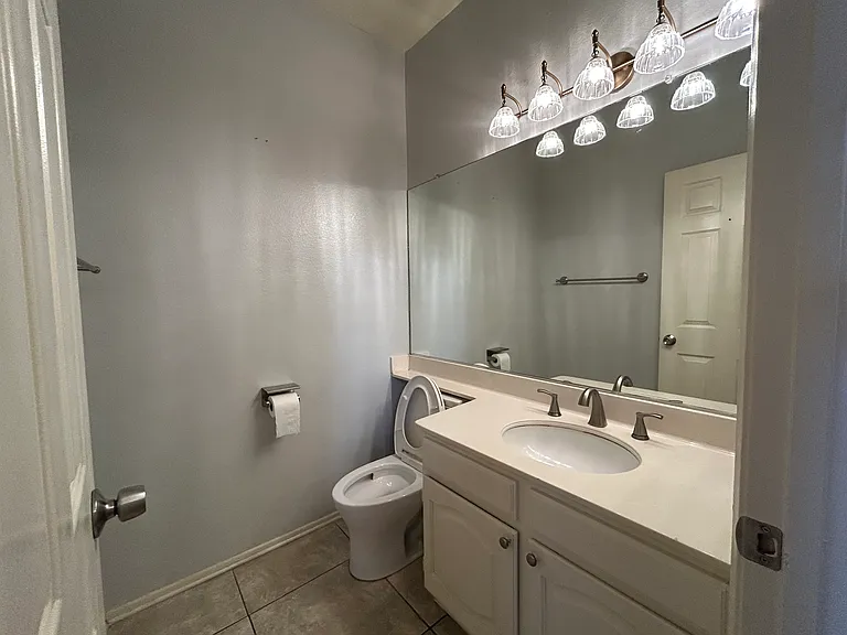 15743 Pepper St — Photo 18