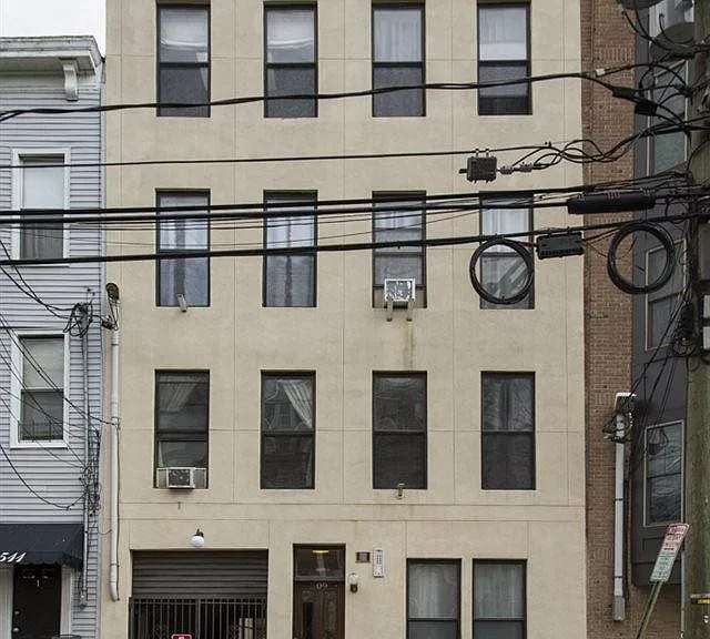 509 Monroe St #4R — Photo 15