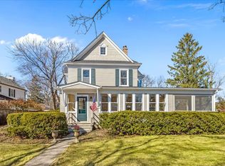 274 Vine Ave, Lake Forest, IL 60045