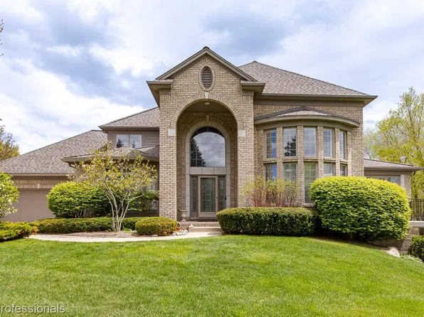 6410 Enclave Dr, Clarkston, MI 48348