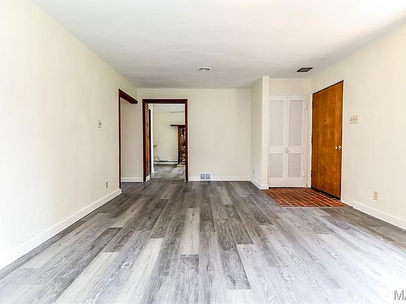3rd image of 2029 Lindell Blvd