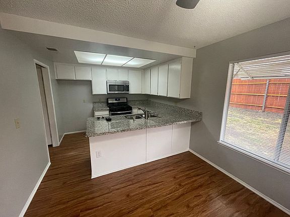 4th image of 43841 Nathan Dr
