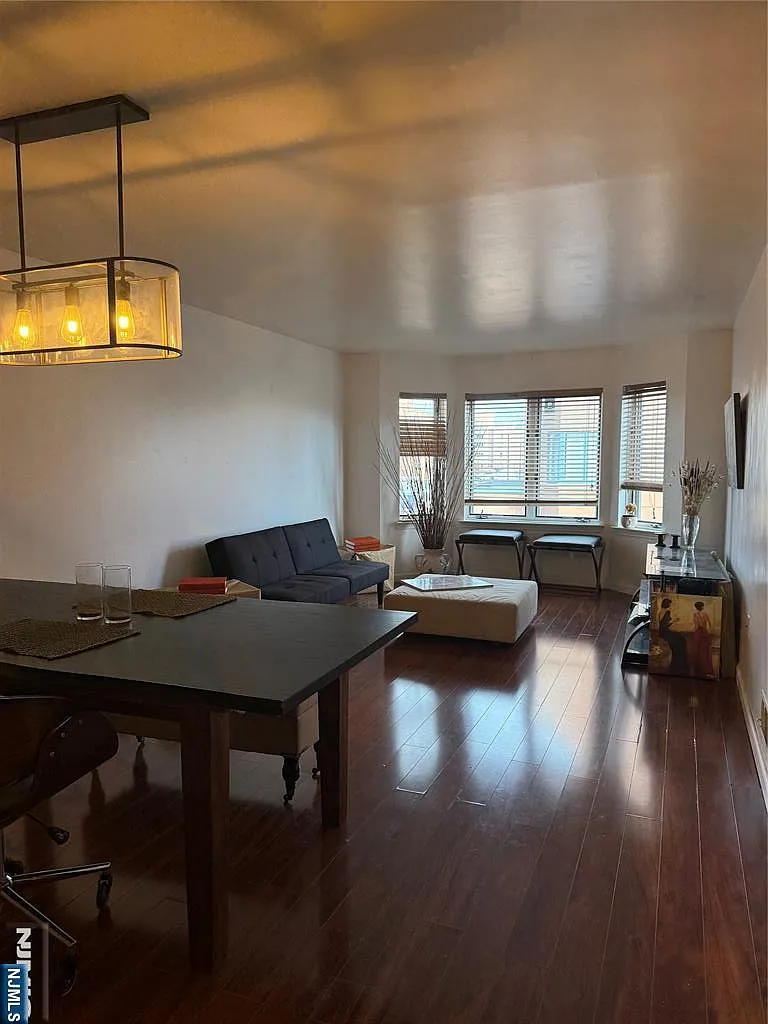402 Williams Ct #U402 photo 1