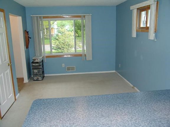 This versatile room off the kitchen could be an Informal Dining room off kitchen or what ever you de