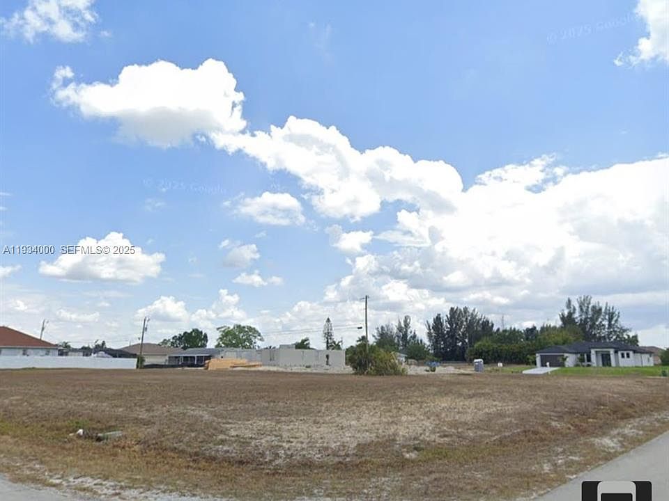2nd image of 302 NE 10th St