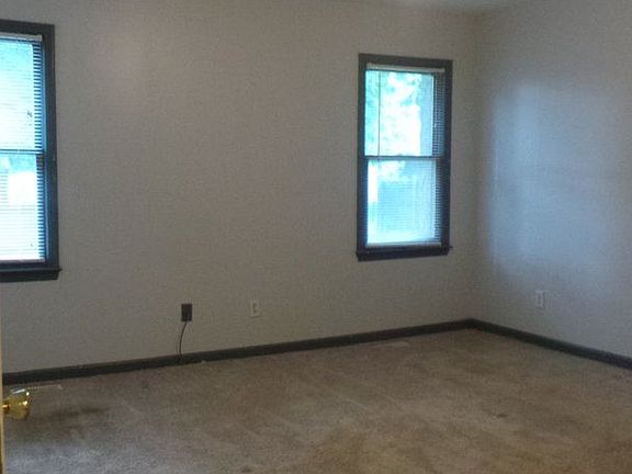 5th image of 105 N Overland Dr