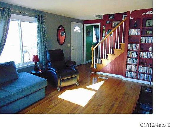 4th image of 111 Valentine Dr