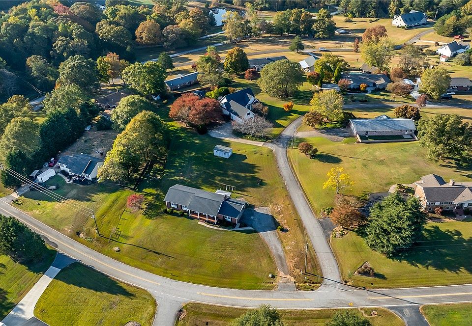 1st image of 401 S Glassy Mountain Rd