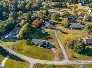 401 S Glassy Mountain Rd, Pickens, SC 29671