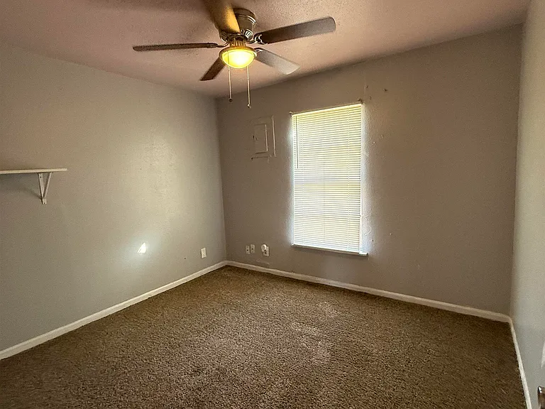 2715 Pennsylvania Rd — Photo 9