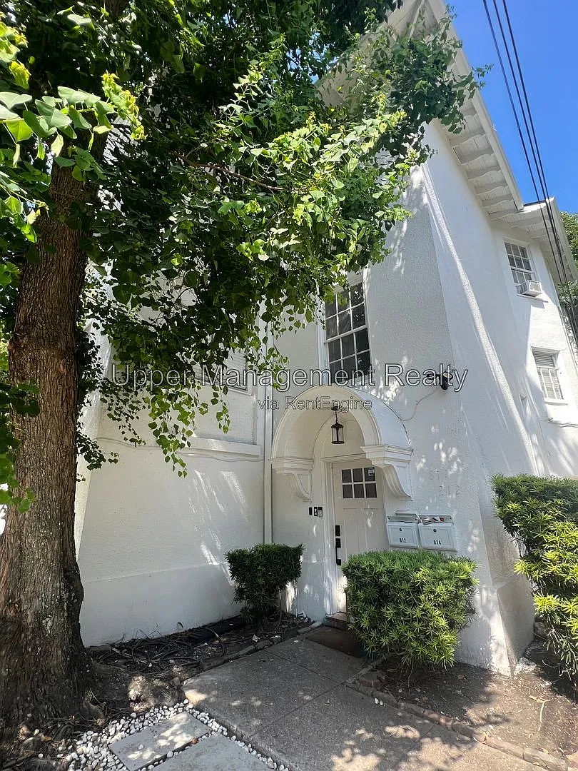 6 bed, 2.0 bath, $6,000 — Photo 1