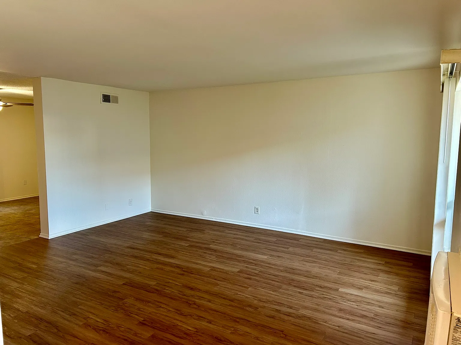 3 bed, 2.5 bath, 1200 sqft, $2,995 — Photo 3