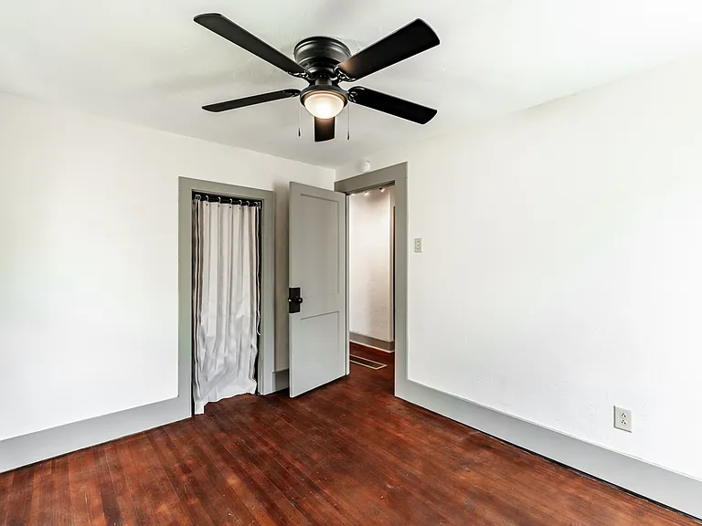 210 Dewey St — Photo 15