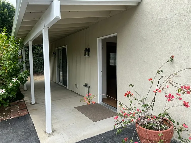 17430 W Gledhill St — Photo 3