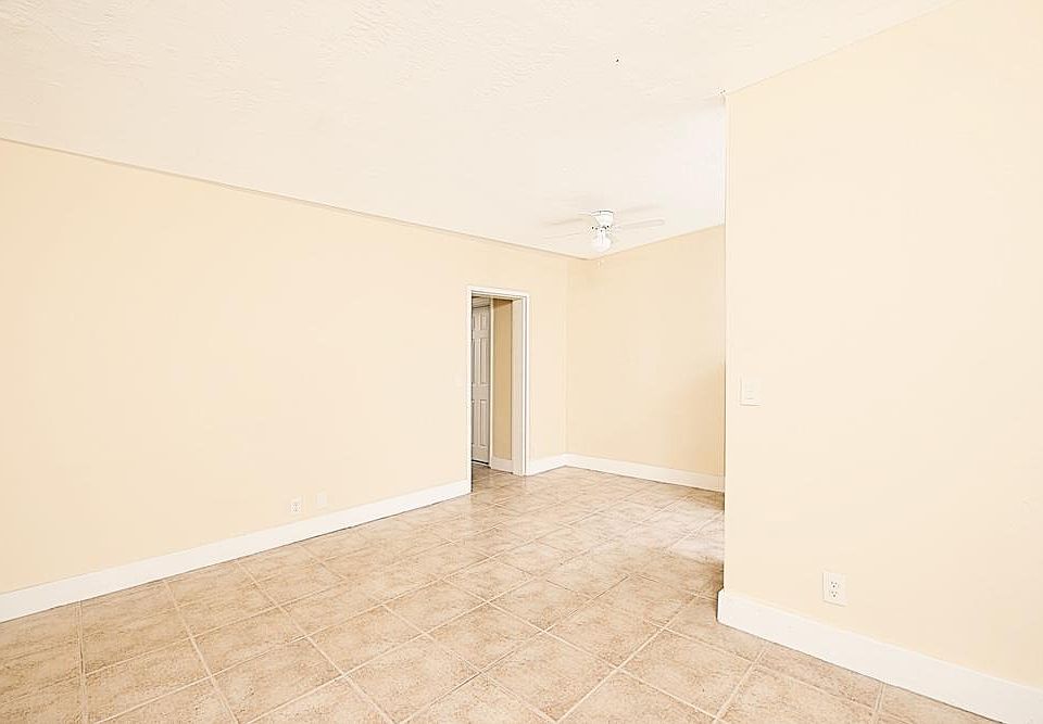 1st image of 5552 NE Miami Pl #5550