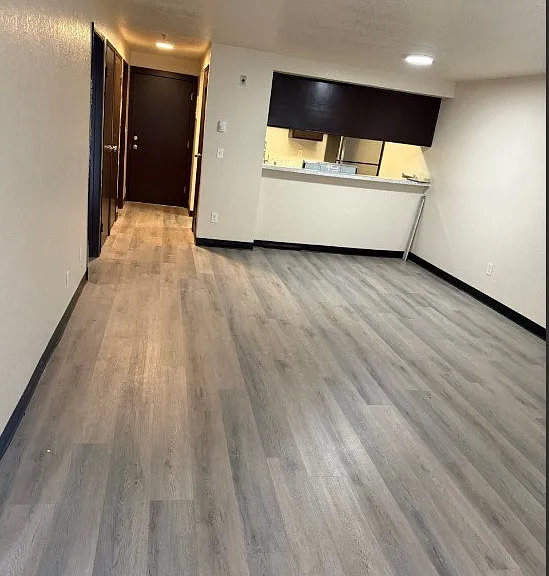 HIDDEN CREEK VILLAGE APTS — Photo 3