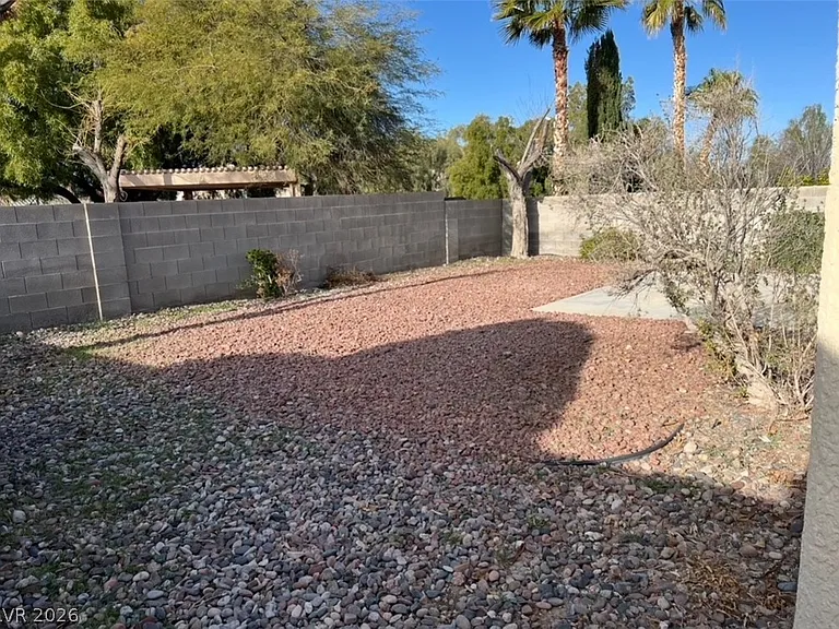 1425 Dragon Rock Dr — Photo 24