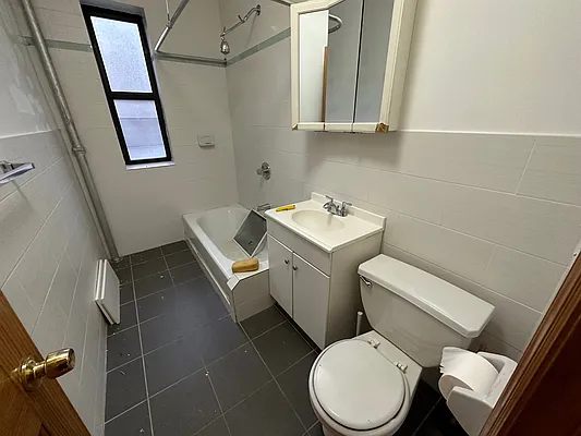 Rented by Premier Metro Realty Corp | media 9