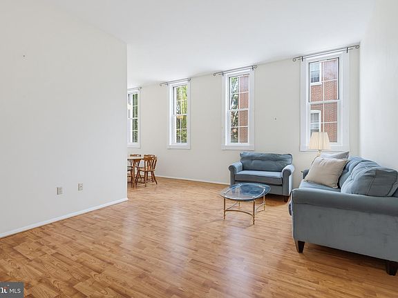 4th image of 917 Columbia Ave Suite 121