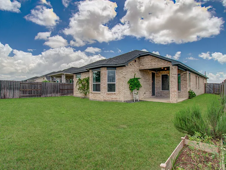 21118 Vancherry Dr — Photo 31