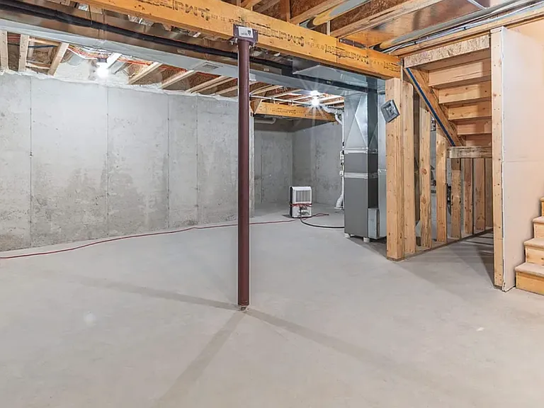 1674 Happy Trails Rd — Photo 23