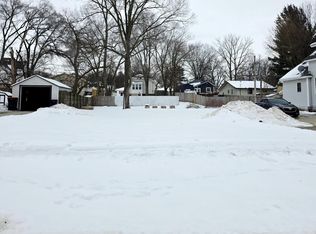 136 E 19th St, Holland, MI 49423