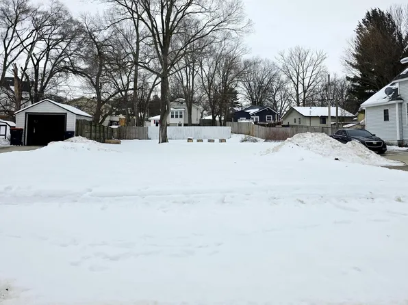 136 E 19th St, Holland, MI 49423