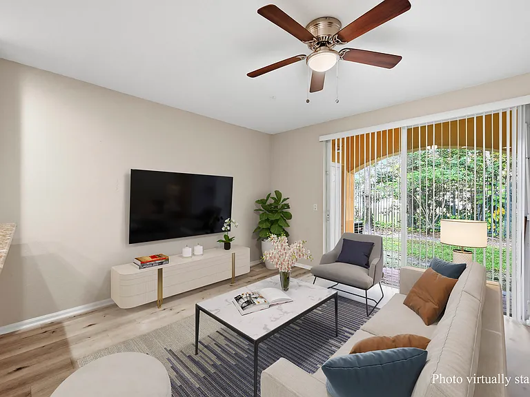 2827 SW 83rd Ter #102 — Photo 2