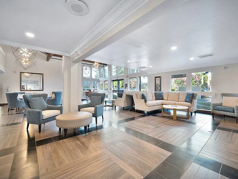The Crest at Citrus Heights (55+) — Photo 15