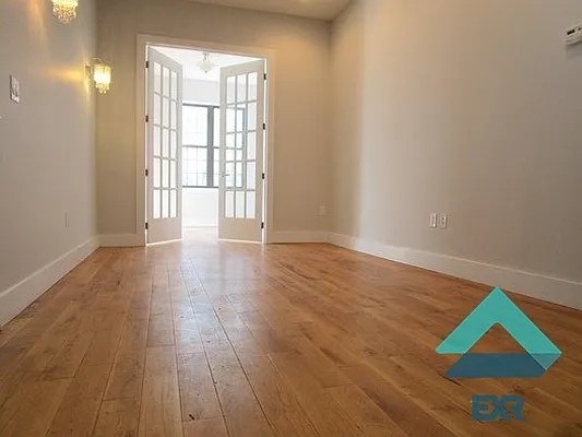 Rented by EXR | media 2