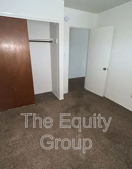331 E Elm St #6 — Photo 9