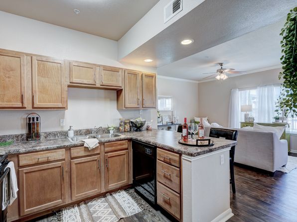 500 Central Park Dr #28-2804