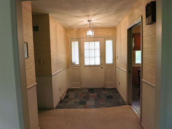 2nd image of 3527 Canterbury Dr