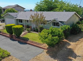1935 Riviera Dr, Redding, CA 96001
