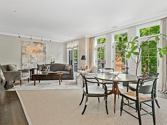 4th image of 425 W Dickens Ave APT H