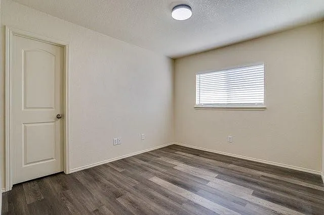 3 bed, 1597 sqft, $2,295 — Photo 4