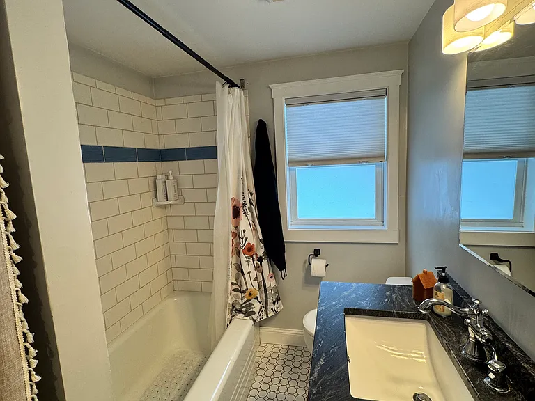 89 Portsmouth Ave — Photo 12