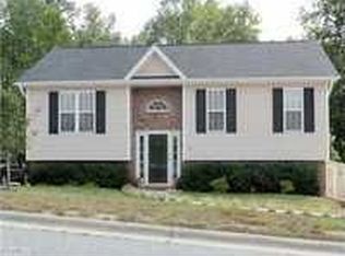 907 Londonderry Dr, High Point, NC 27265