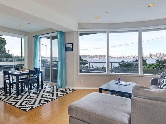 3rd image of 1619 Harbor Ave SW Unit 200